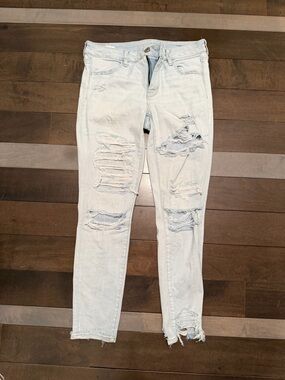 American Eagle Outfitters Light Blue Distressed Skinny Jeans
